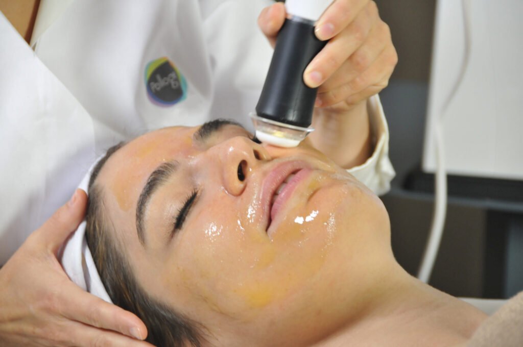 Oxygeneo Facial​